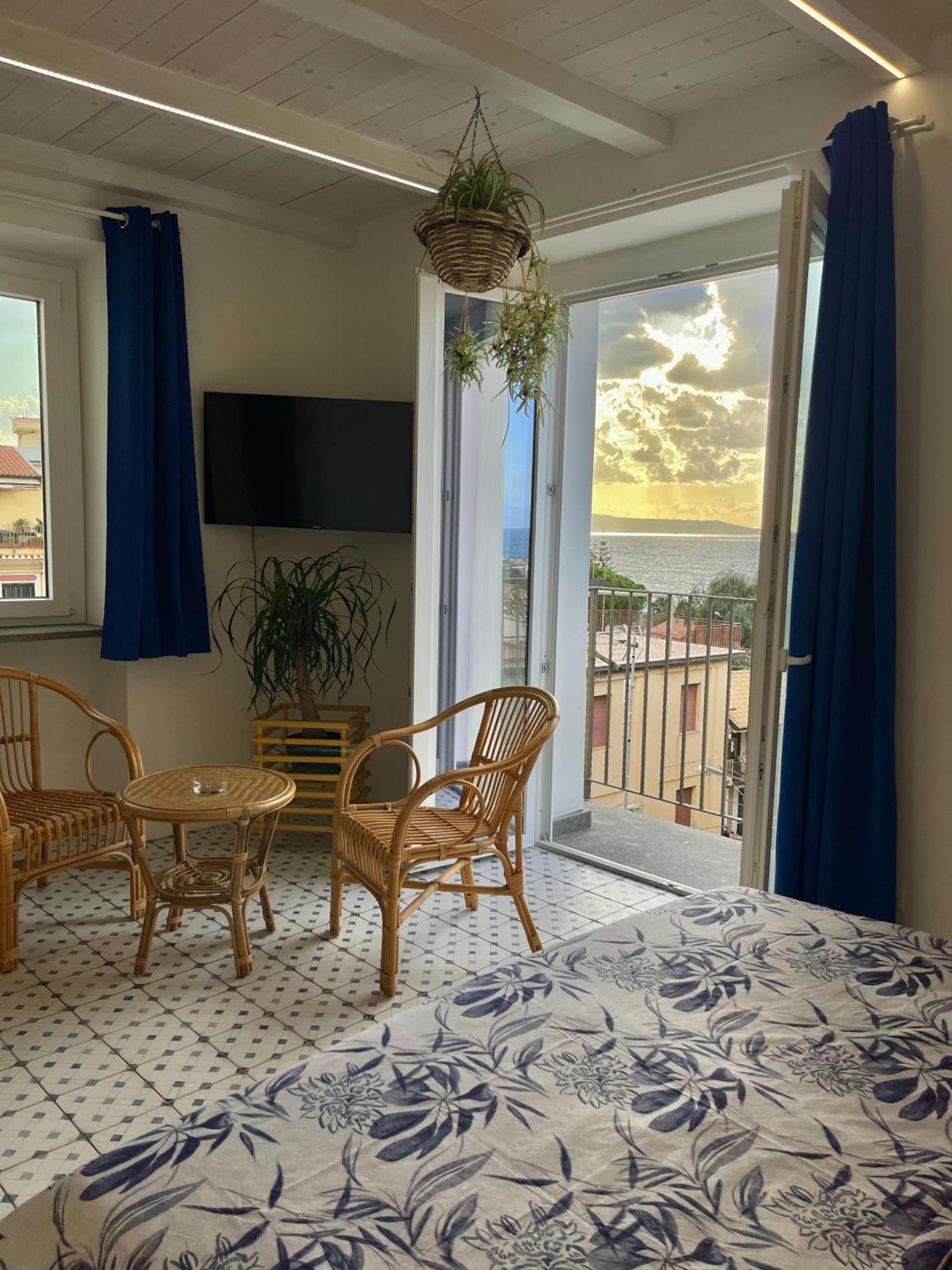 Casa Vacanze Penelope 피조 외부 사진